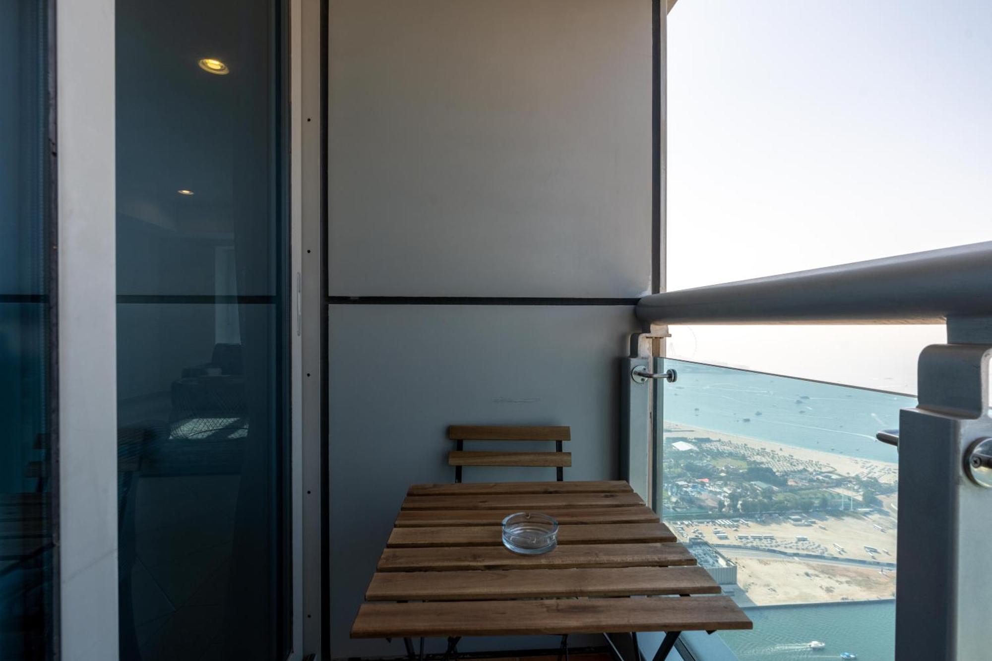 شقة Lux Bnb Princess Tower Palm Ocean Views دبي المظهر الخارجي الصورة